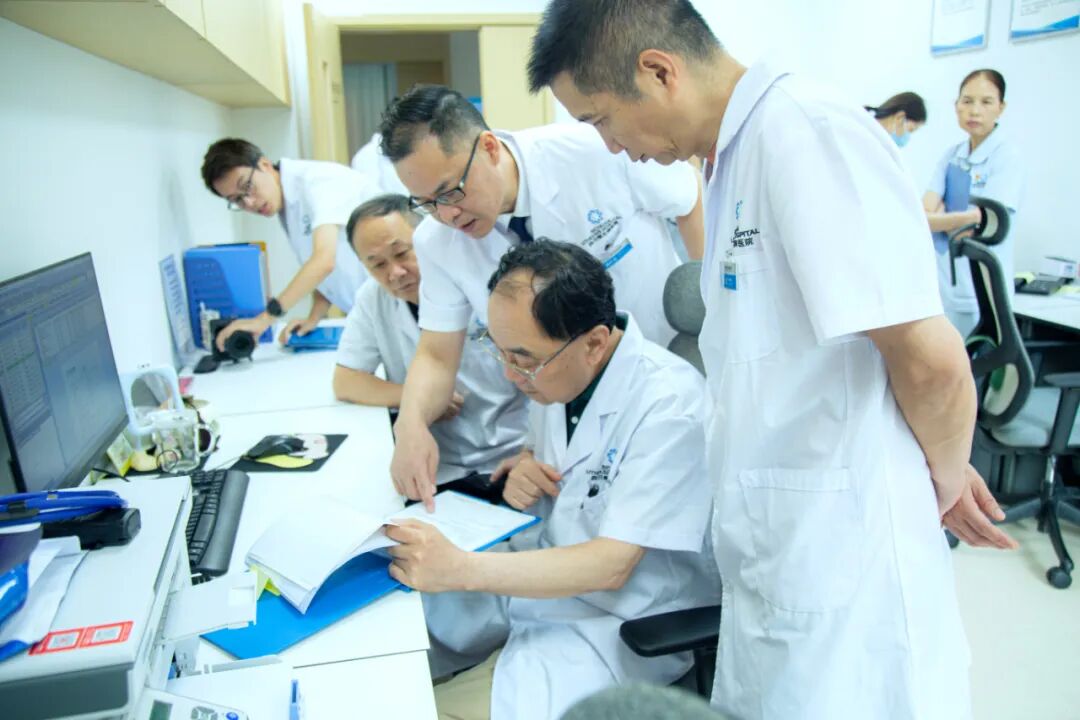 保胆！国之名医刘京山教授再临四川结石病医院，守护患者胆囊健康(图1)