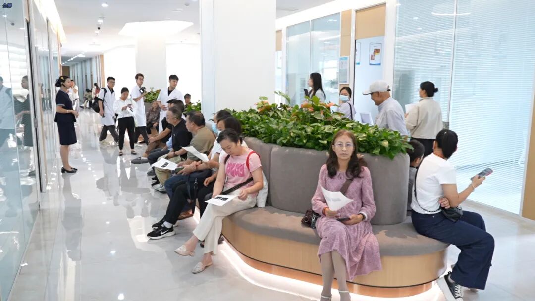 保胆！国之名医刘京山教授再临四川结石病医院，守护患者胆囊健康(图5)