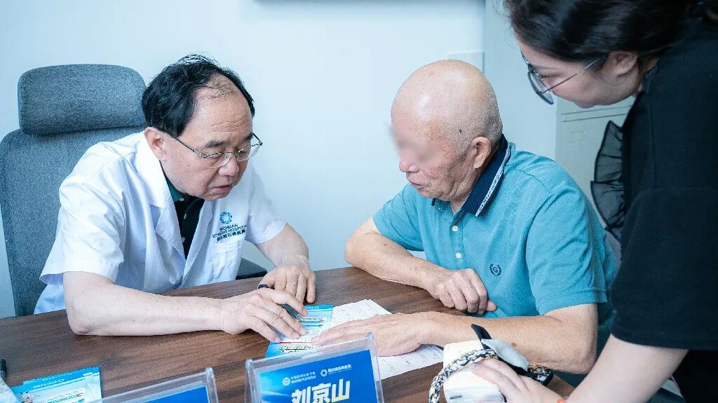 保胆！国之名医刘京山教授再临四川结石病医院，守护患者胆囊健康(图6)