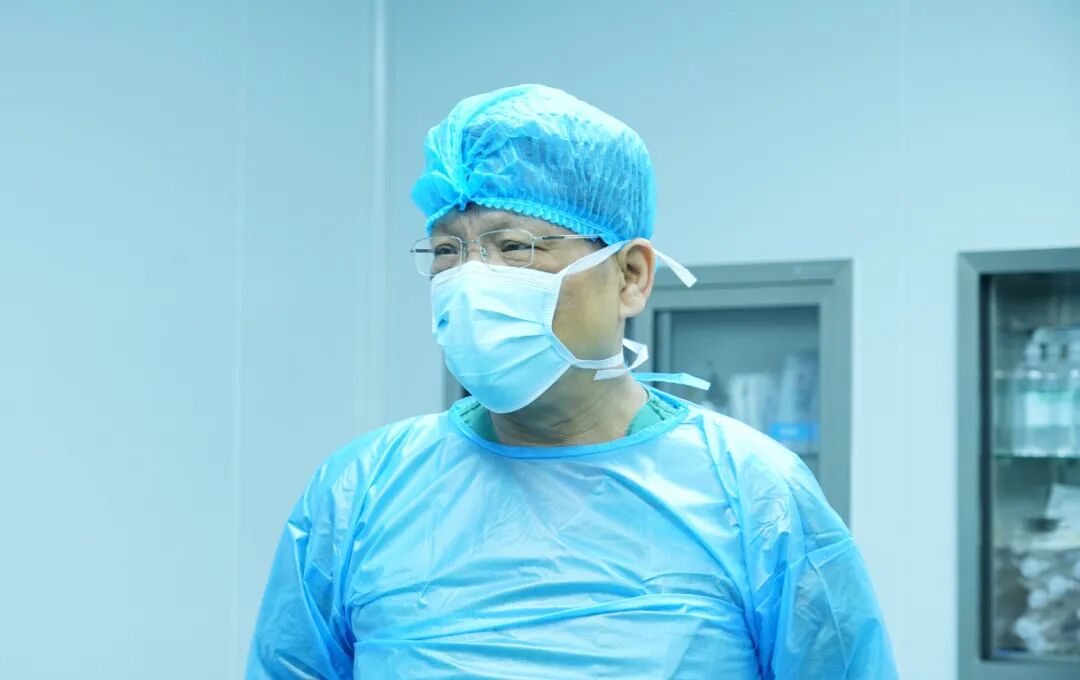 北京协和医院专家赴四川结石病医院亲诊手术！前列腺增生、泌尿结石患者家门口享受“协和级”精准诊疗(图3)